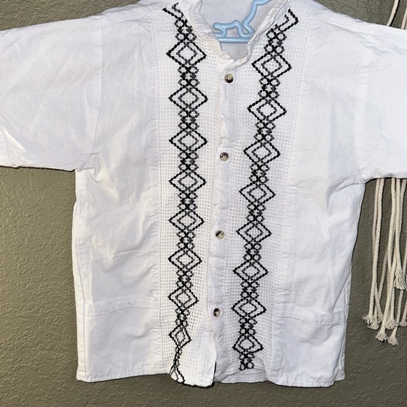 Mexican Kids guayabera - Picture 3 of 5